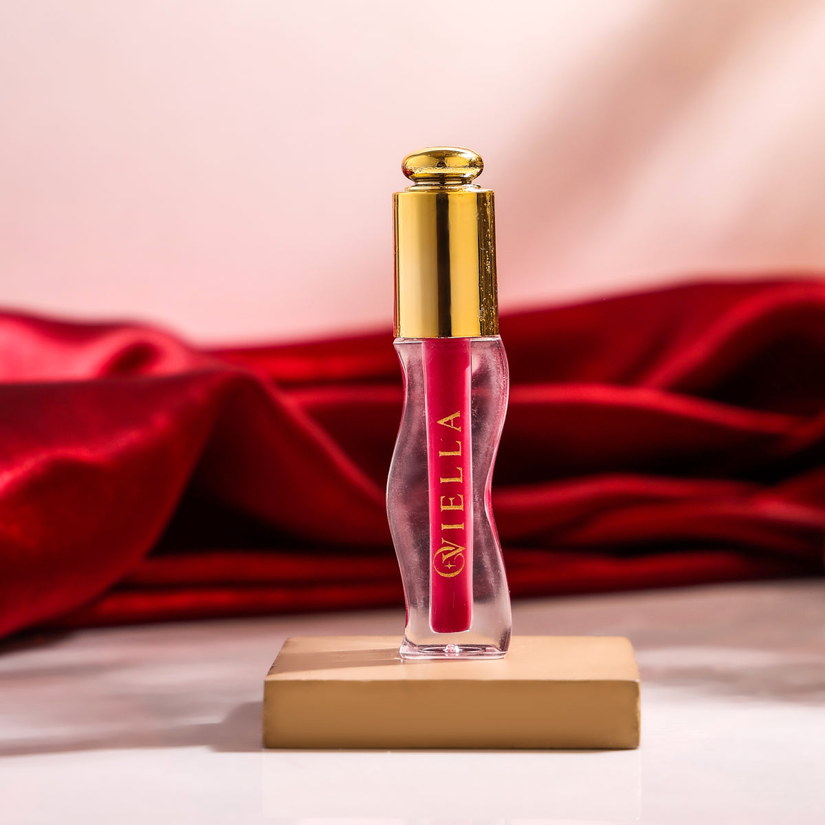 Oviella Luxe Curve Liquid Lipstick - Cosmic Red