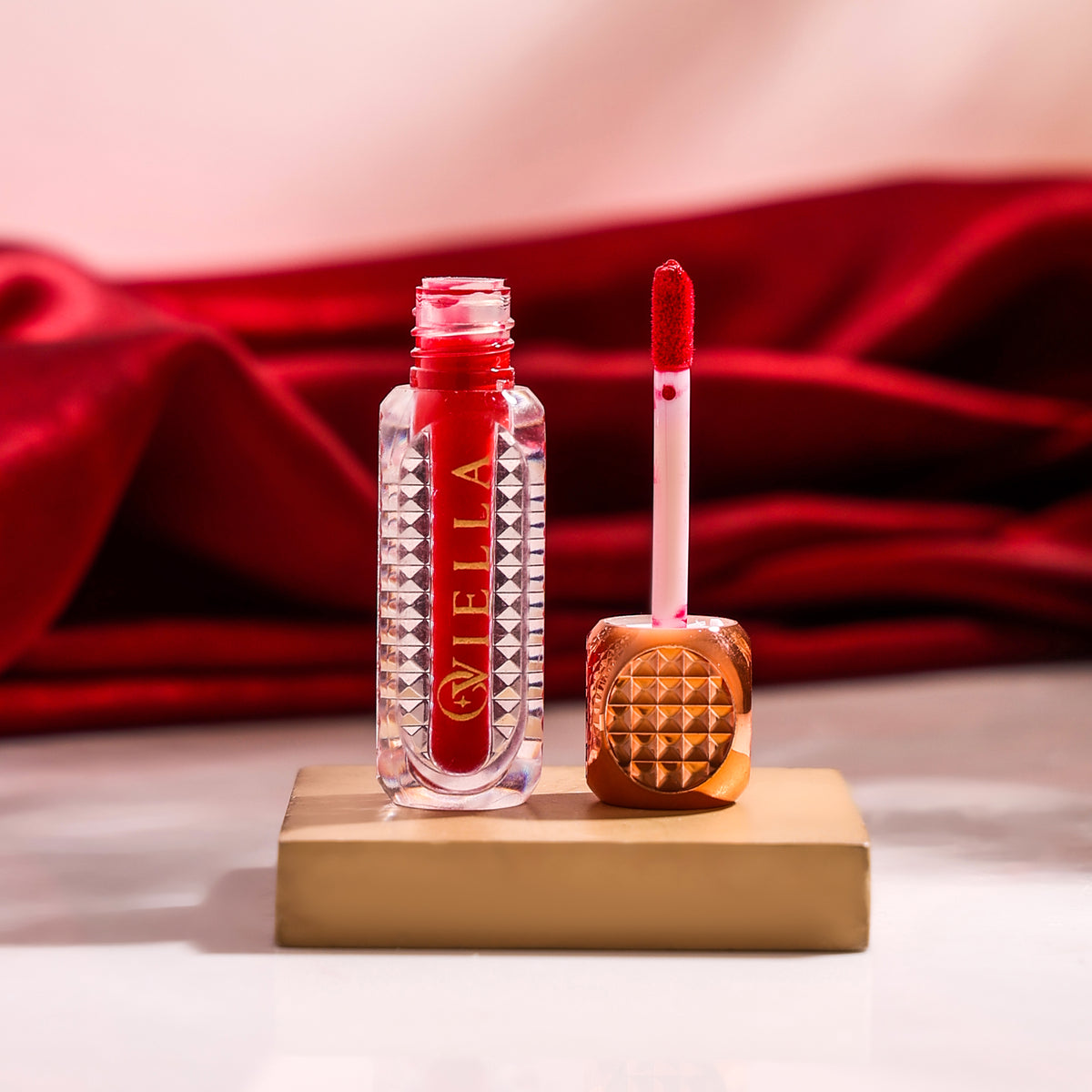 Oviella Crown Jewel Liquid Lipstick - Cosmic Red